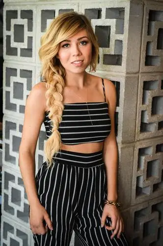 Jennette McCurdy White Tank-Top - idPoster.com