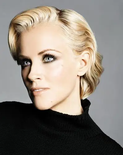 Jenny McCarthy Wall Poster picture 294671