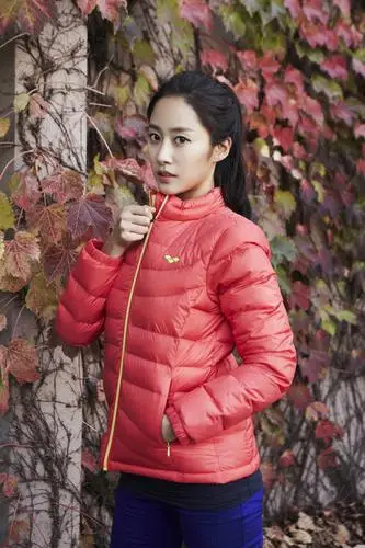 Jeon Hye-bin Women's Colored  Long Sleeve T-Shirt - idPoster.com