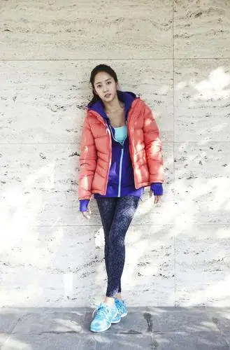 Jeon Hye-bin Women's Colored Hoodie - idPoster.com