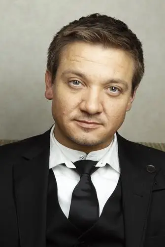 Jeremy Renner Jigsaw Puzzle picture 637128