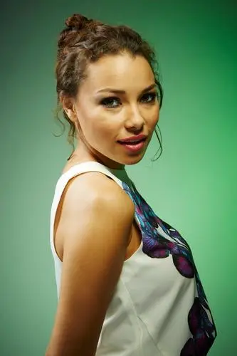 Jessica Parker Kennedy Jigsaw Puzzle picture 637647