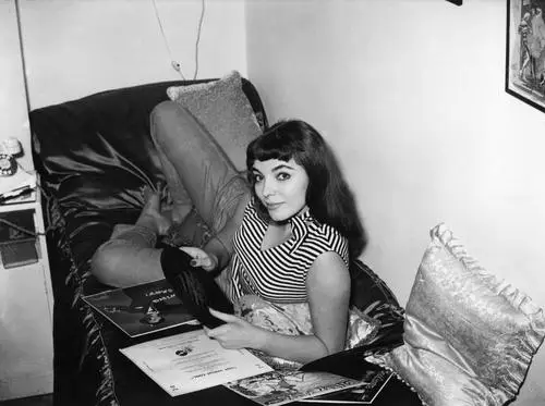 Joan Collins Wall Poster picture 249365
