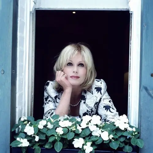 Joanna Lumley Jigsaw Puzzle picture 644598
