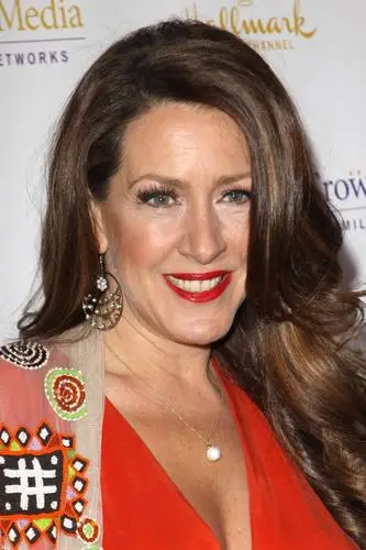 Joely Fisher Kitchen Apron - idPoster.com