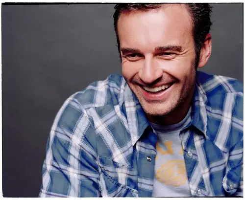Julian McMahon Wall Poster picture 487185