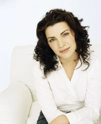 Julianna Margulies Wall Poster picture 650177