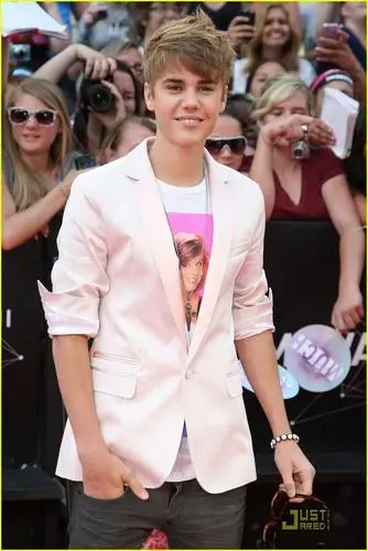 Justin Bieber Women's Colored T-Shirt - idPoster.com