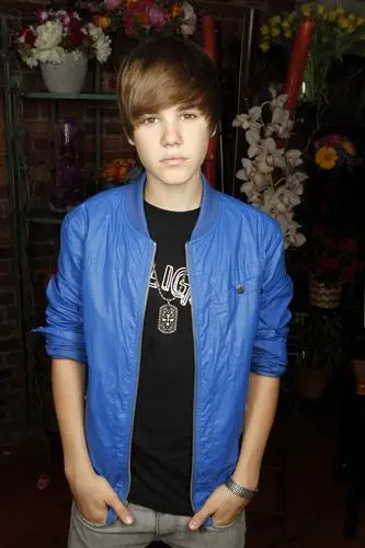 Justin Bieber White T-Shirt - idPoster.com