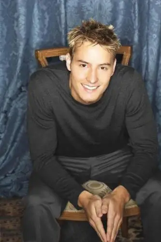 Justin Hartley Computer MousePad picture 479191