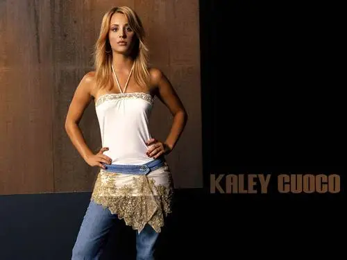 Kaley Cuoco White T-Shirt - idPoster.com
