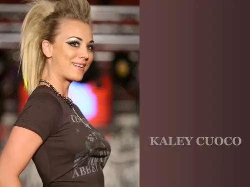 Kaley Cuoco White T-Shirt - idPoster.com