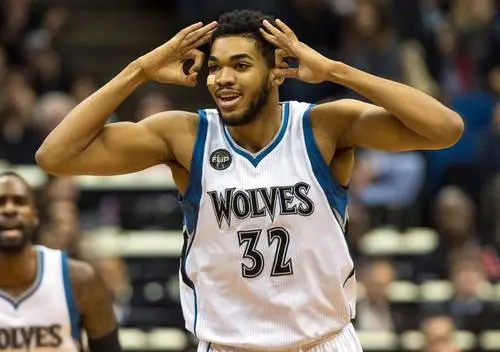 Karl-Anthony Towns Protected Face mask - idPoster.com
