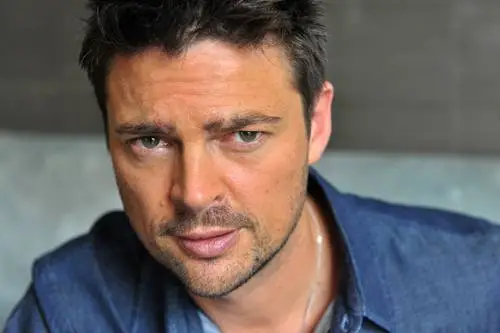 Karl Urban Protected Face mask - idPoster.com