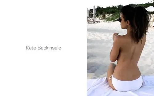 Kate Beckinsale White T-Shirt - idPoster.com