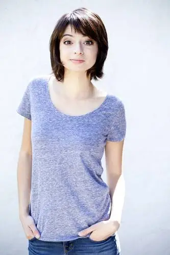 Kate Micucci Men's Colored T-Shirt - idPoster.com