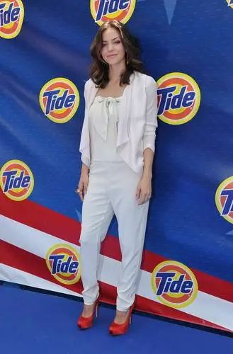 Katharine Mcphee White T-Shirt - idPoster.com