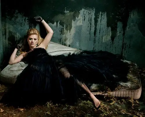 Kelly Clarkson Wall Poster picture 12084