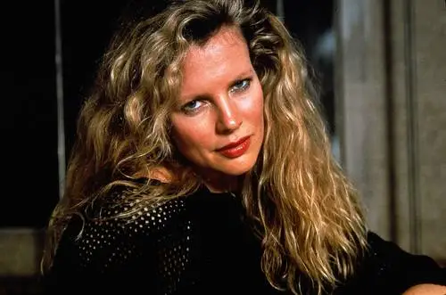 Kim Basinger Wall Poster picture 667340