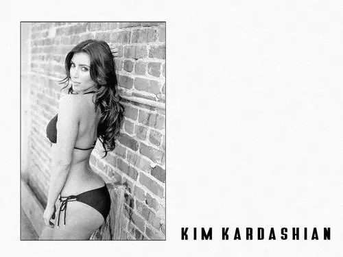Kim Kardashian Women's Colored Tank-Top - idPoster.com