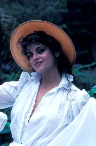 Kirstie Alley Jigsaw Puzzle picture 668190