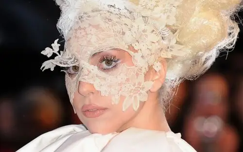 Lady Gaga Jigsaw Puzzle picture 305513