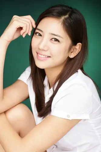 Lee Tae-Im White T-Shirt - idPoster.com