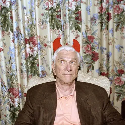 Leslie Nielsen Wall Poster picture 522589