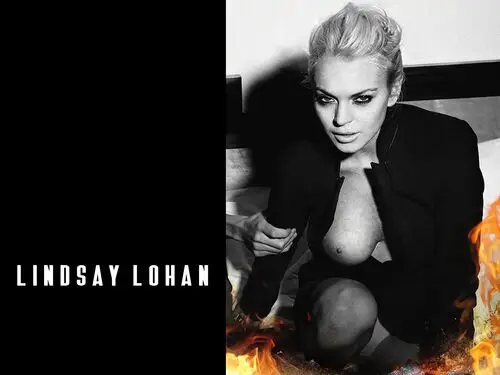 Lindsay Lohan Women's Colored T-Shirt - idPoster.com