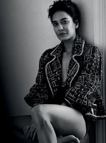Lisa Haydon Wall Poster picture 734615