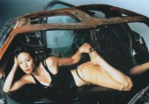 Lucy Liu White Tank-Top - idPoster.com