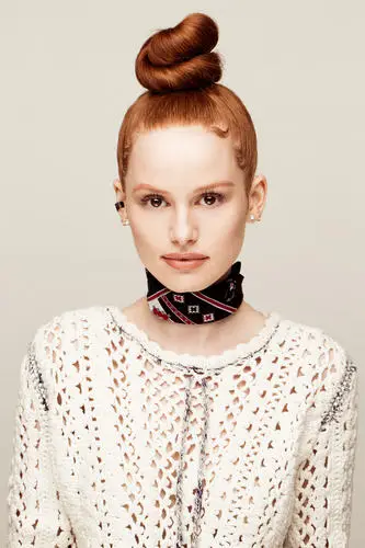 Madelaine Petsch Computer MousePad picture 691615