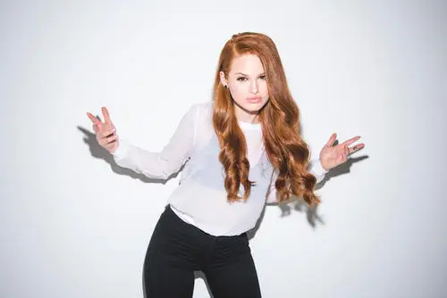 Madelaine Petsch Computer MousePad picture 691629