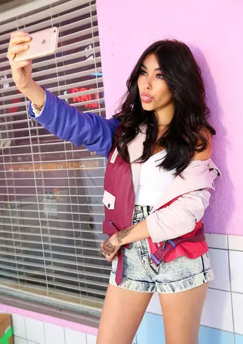 Madison Beer Wall Poster picture 466031