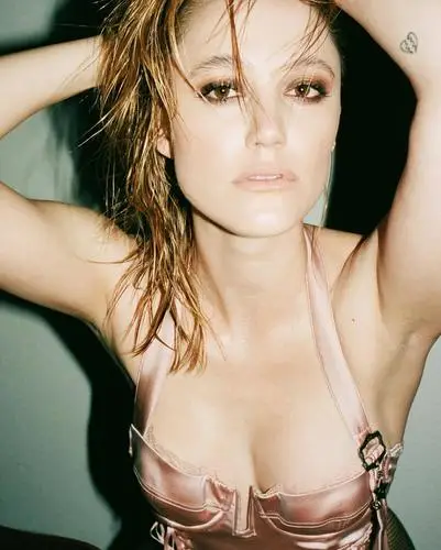 Maika Monroe Wall Poster picture 1055022