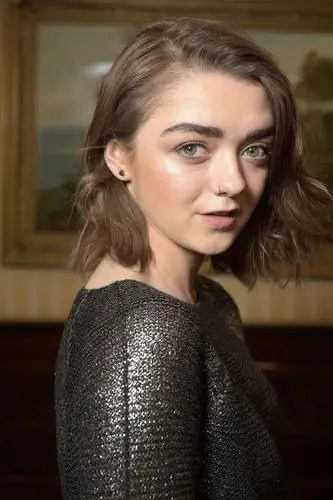 Maisie Williams Computer MousePad picture 473645