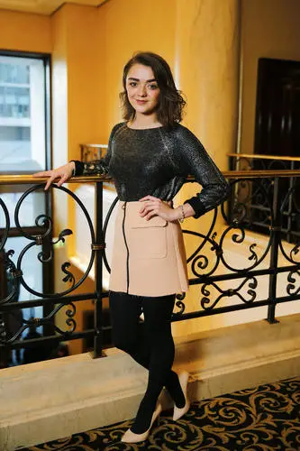 Maisie Williams Computer MousePad picture 473650