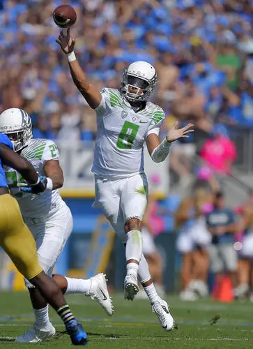 Marcus Mariota Wall Poster picture 720392