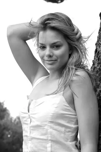 Margot Robbie Wall Poster picture 509690