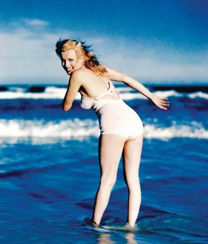 Marilyn Monroe White Tank-Top - idPoster.com