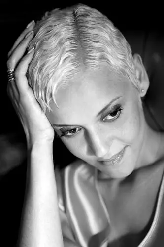 Mariza Wall Poster picture 491330