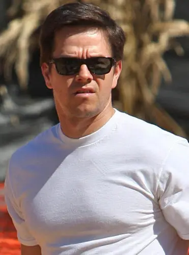 Mark Wahlberg White T-Shirt - idPoster.com