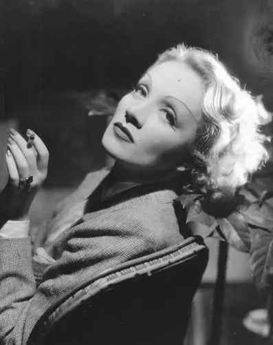 Marlene Dietrich Jigsaw Puzzle picture 254092