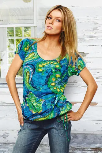 Masha Novoselova Women's Colored T-Shirt - idPoster.com