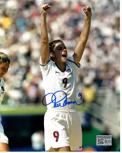 Mia Hamm Wall Poster picture 171047