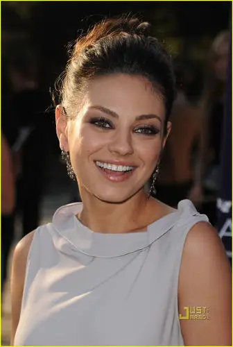 Mila Kunis Wall Poster picture 170398