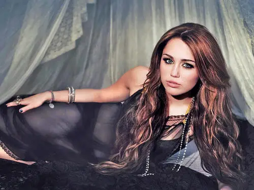 Miley Cyrus Wall Poster picture 184271