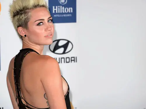 Miley Cyrus Drawstring Backpack - idPoster.com