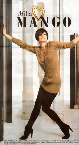 Milla Jovovich Men's Colored  Long Sleeve T-Shirt - idPoster.com