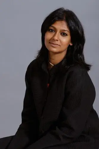 Nandita Das Women's Colored  Long Sleeve T-Shirt - idPoster.com